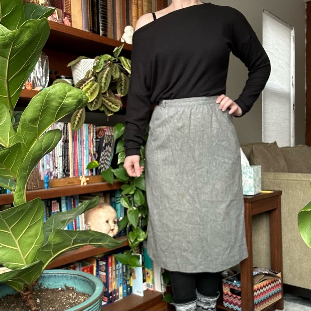Vintage gray wool pencil skirt